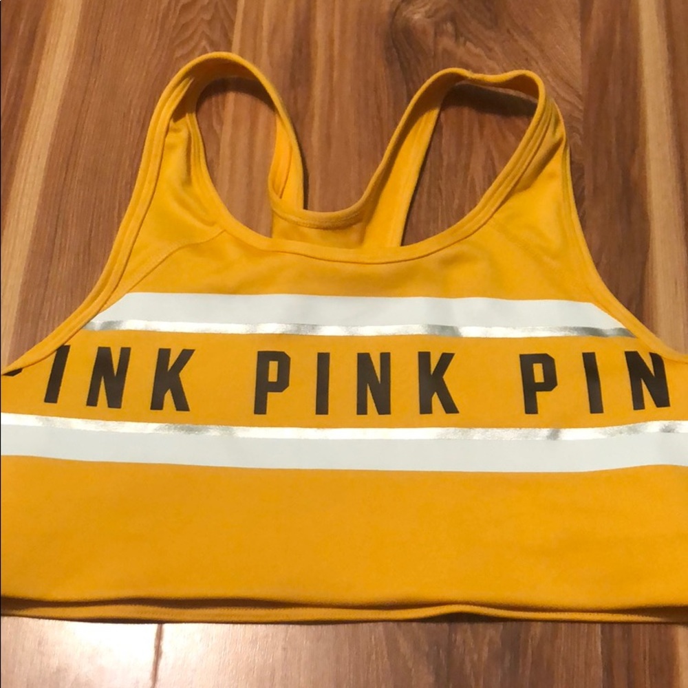 sports bra